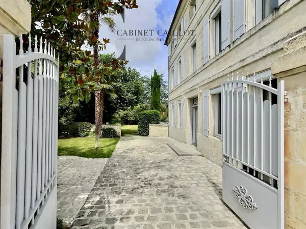 Belle maison de ville - Rive Droite Saintes (réf. 20889)
