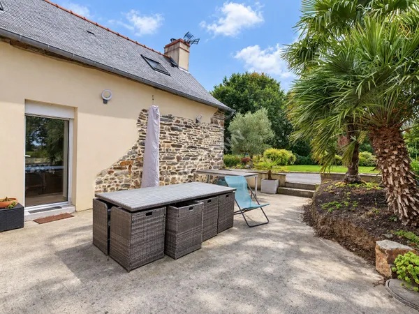 LONGERE / PIRE CHANCE / 7 PIECES / 150 M² HABITABLE