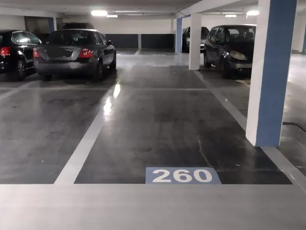 Parking 13 m²