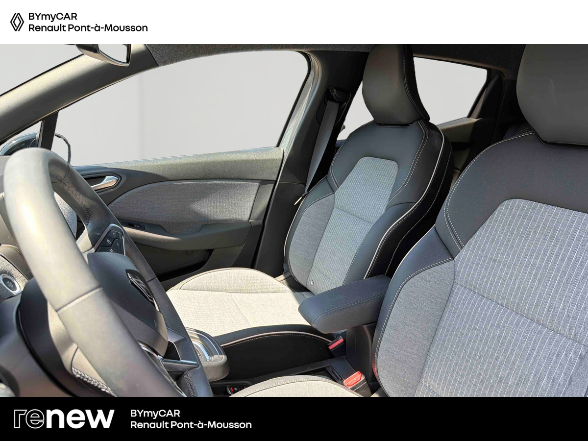 Renault Clio E-Tech full hybrid 145 — photo 11