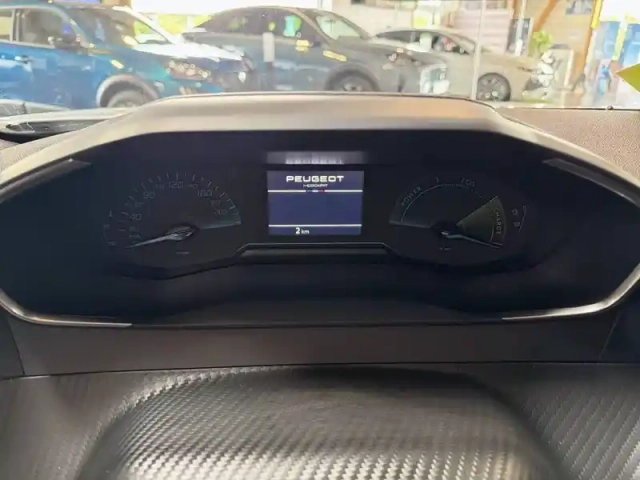 Peugeot 2008 hybrid 110 e-dcs6 — photo 14