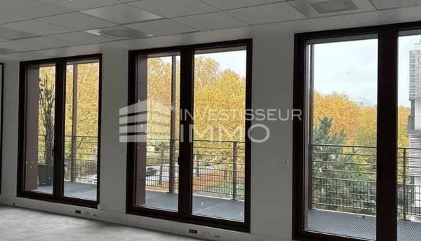Bureaux 139 m²