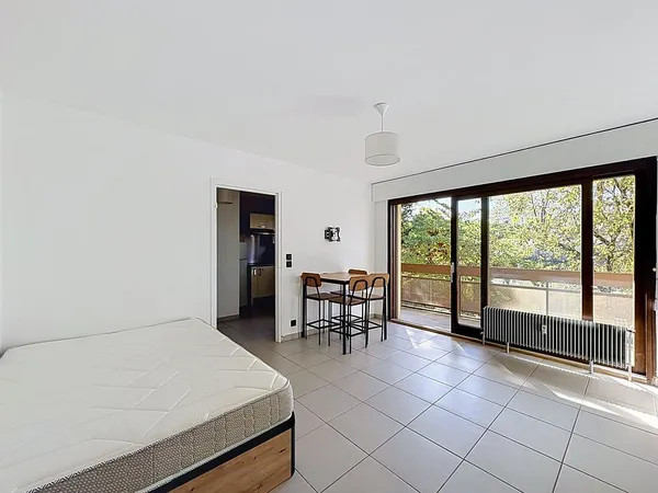 Studio 1 pièce 28 m²