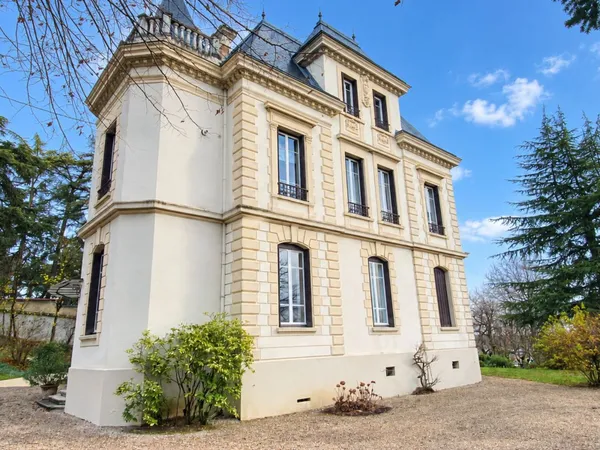 Appartement 6 pièces 157 m²