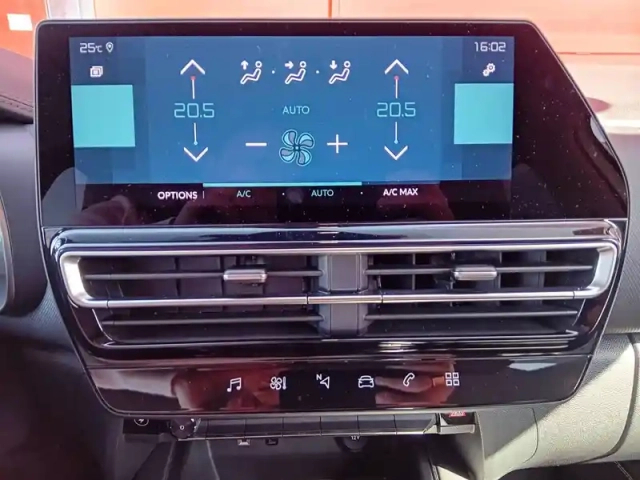 Citroën C5 Aircross hybride rechargeable 225 e-eat8 — photo 20