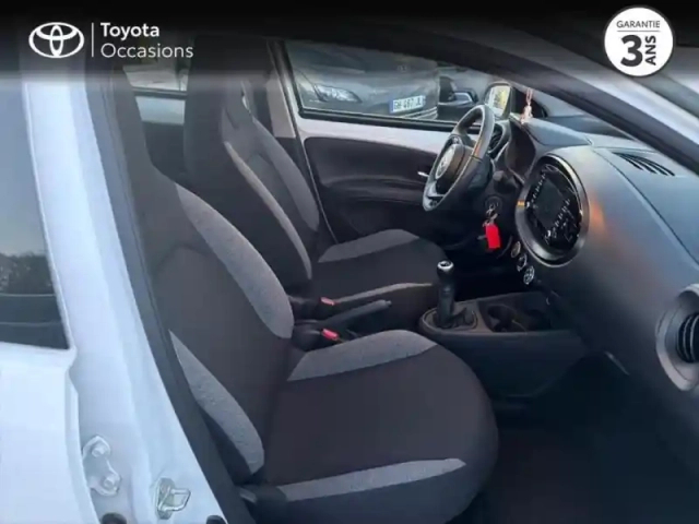 Toyota Aygo x 1.0 vvt-i 72ch dynamic — photo 21