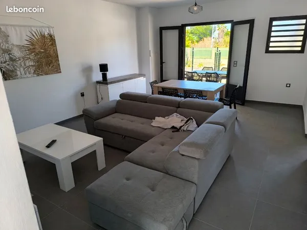 Chambre à loyer dans un T3 récent de 97 m² au rez de chaussée