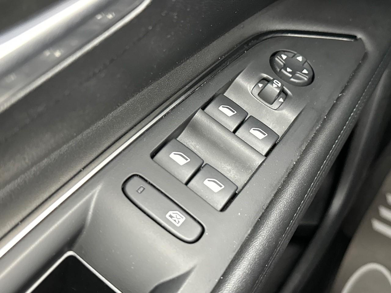 Peugeot 3008 hybrid 225 e-eat8 allure pack — photo 15