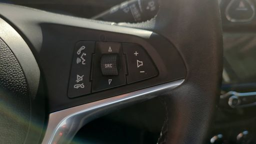 Opel Adam 1.4 87 - Rocks – 2018 – 129788 km – Essence – Boîte Manuelle — photo 13
