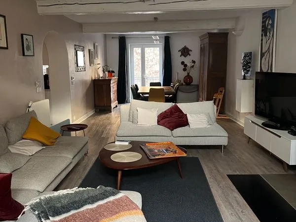 Maison de village de caractère 182 m² - 4 ch - Centre Vernaison - Garage & Local commercial libre et