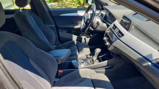 BMW X1 xDrive 20i 192 Steptronic8 - M Sport – 2017 – 102485 km – Essence – Boîte Automatique — photo 24