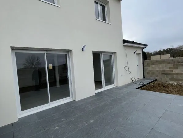 Maison neuve de 122 m² avec jardin, terrasse et garage