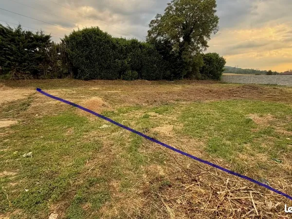 Terrain 387 m² SIMANDRES