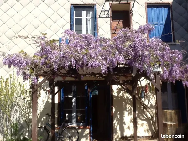 Joli meublé avec terrasse et parking gratuit devant la maison