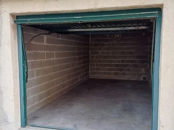 Loue garage fermé 16m2 quartier Pigonnet Aix