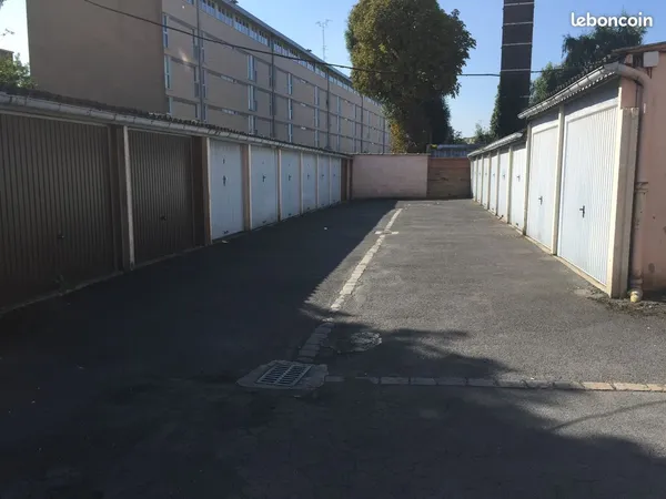 Garage Box Parking