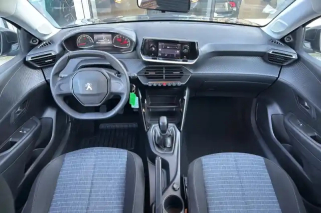 Peugeot 208 puretech 75 s&amp;s bvm5 — photo 11