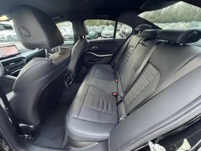 Bmw Serie 3 série 3 330ea 292ch m sport — photo 11