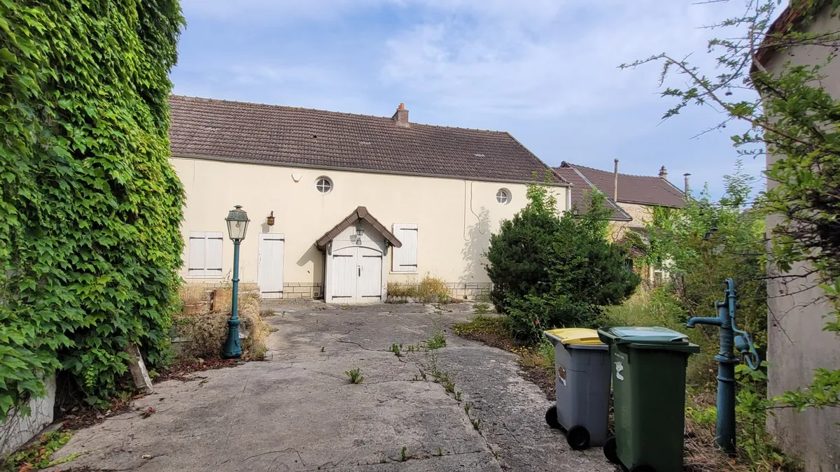 Photo 1