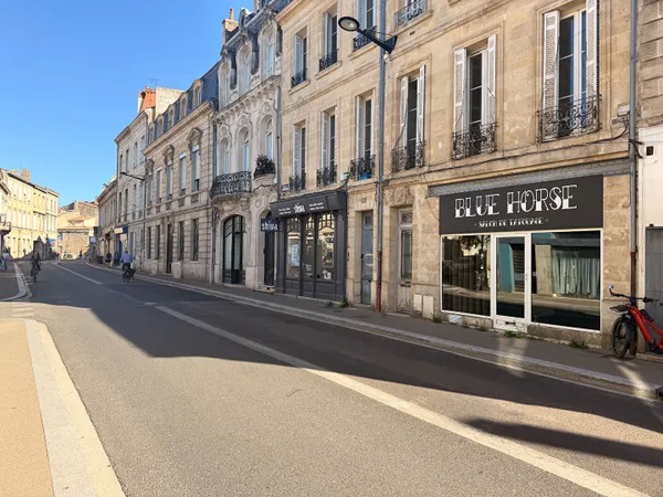 Local commercial 2 pièces