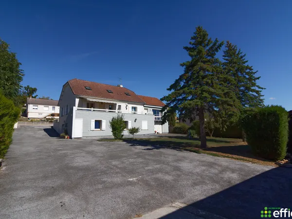 Maison 9 pièces 216 m²