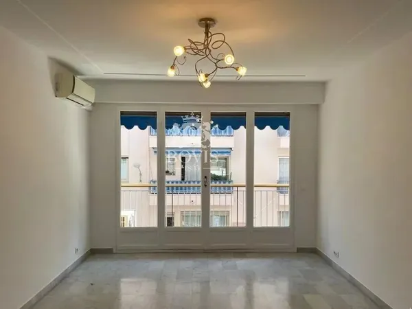 VENTE - 2 PIECES TRAVERSANT - BEAULIEU SUR MER