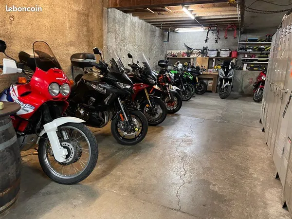Garage motos partagé