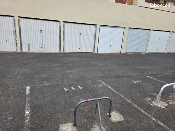 Stationnement Vente Agde 33000€