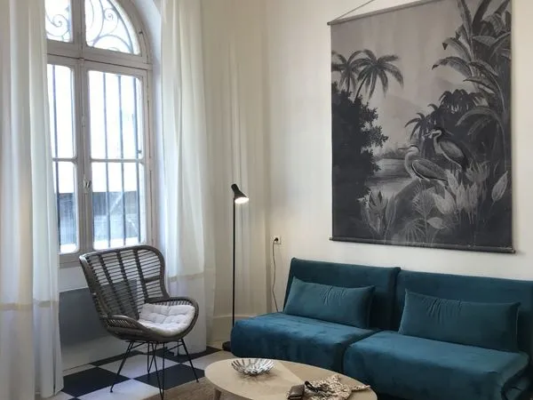 Bdx Beau T2 meublé rue d'Aviau