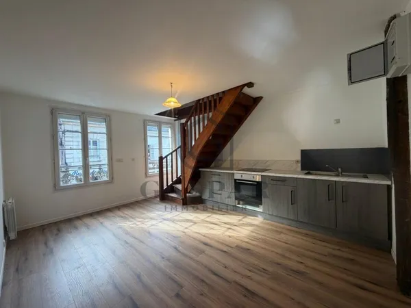 Loue duplex/triplex - 73.04 m² - 4 pièces, 2 chambres - Conches-en-Ouche 27190