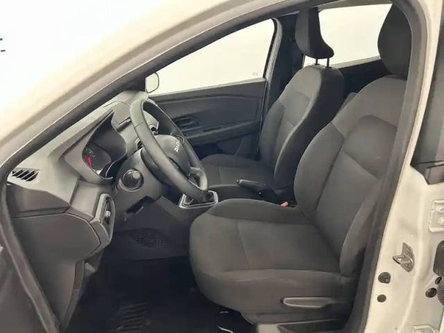 Dacia Sandero sce 65 — photo 18