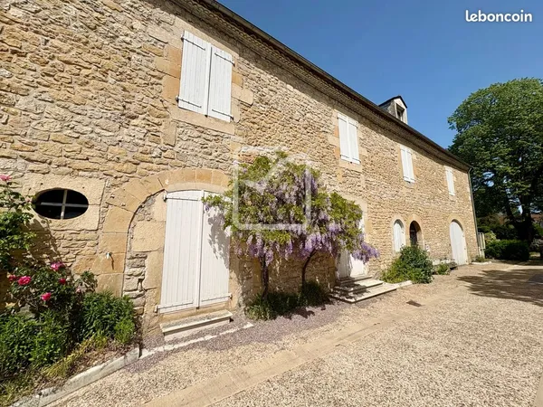 Maison 13 pièces 275 m²