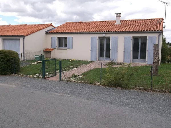 Maison T4, environ 90m² habitable, RIVES D'AUTISE
