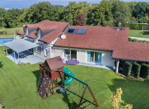 Maison 6 pièces 310 m²