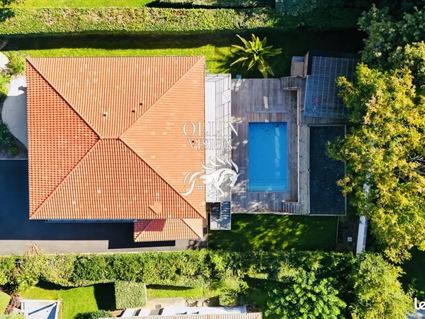 Villa 7 pièces 270 m²