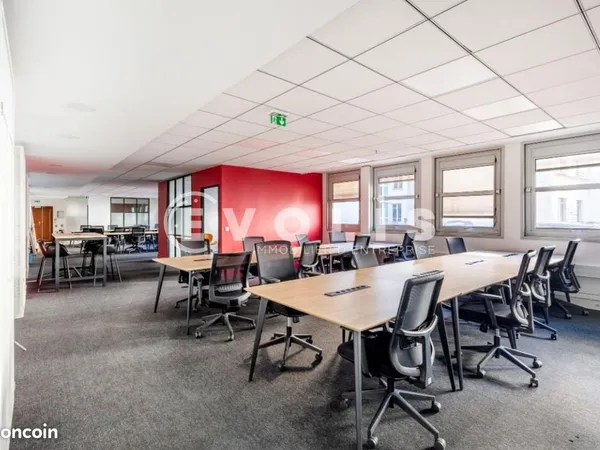 Bureau 275 m²
