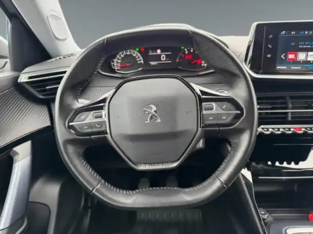 Peugeot 2008 1.2 puretech 130ch s&amp;s allure — photo 12