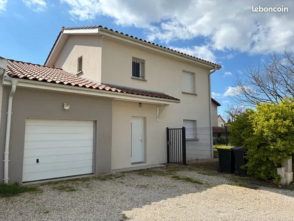 Corbas village Maison récente 4 chambres - 107m² habitables + garage 20 m2 jardin 273 m2