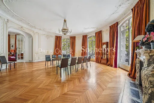 Appartement 18 pièces 453 m²