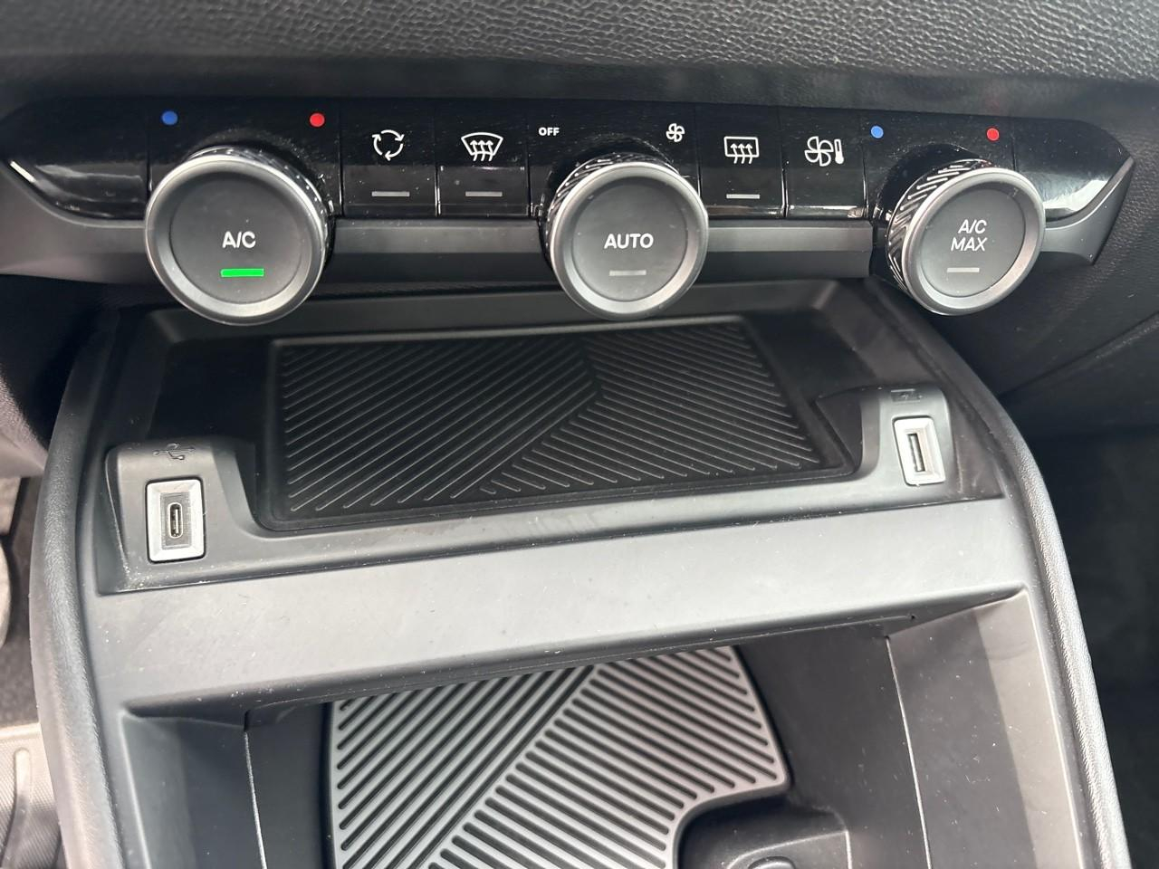 Citroën C4 bluehdi 130ch s&s feel pack eat8 — photo 19