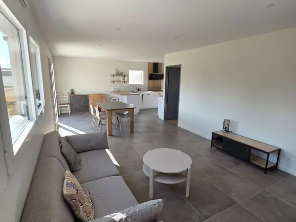 Maison Neuve Location à l'année