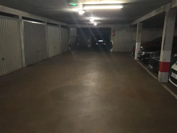 Loue place parking cafarelli