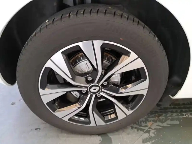 Renault Clio blue dci 100 — photo 14