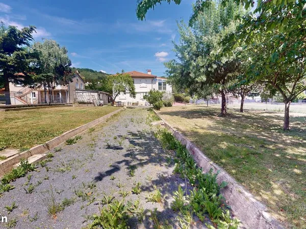 Propriété 9 pièces 238 m²