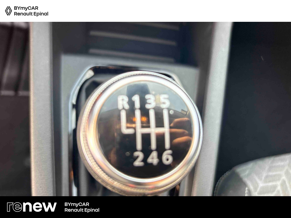 Renault Clio TCe 90 — photo 22