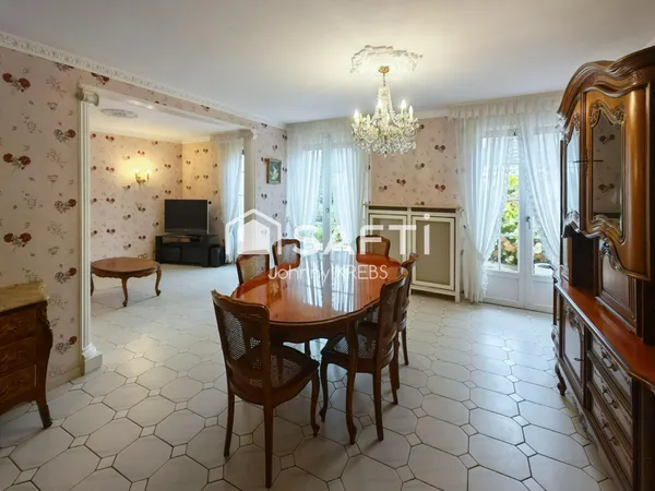 Maison familiale 4 chambres avec jardin et garage