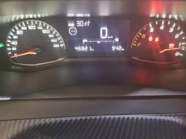 Peugeot 2008 puretech 100 s&amp;s bvm6 — photo 40