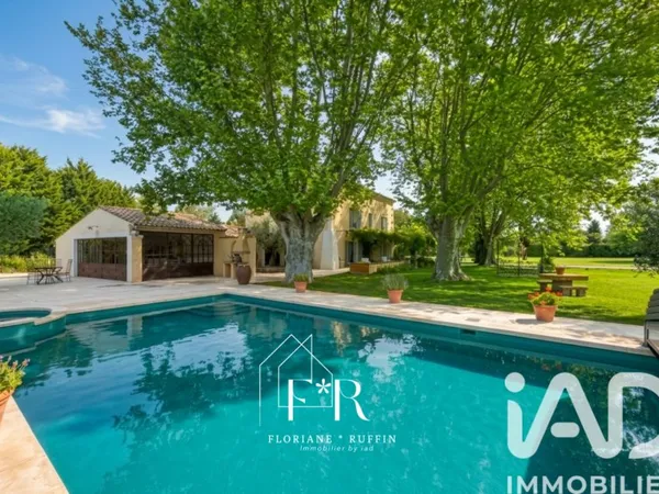 Maison 9 pièces 303 m²