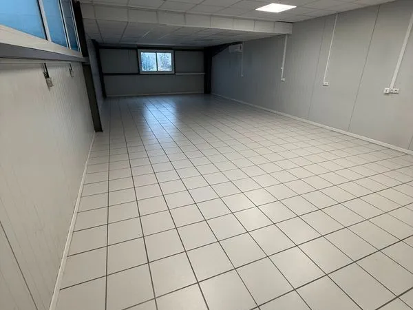 Bureaux / Local tertiaire en l'étage