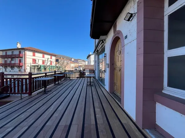 Local commercial de 83 m2 avec vitrine